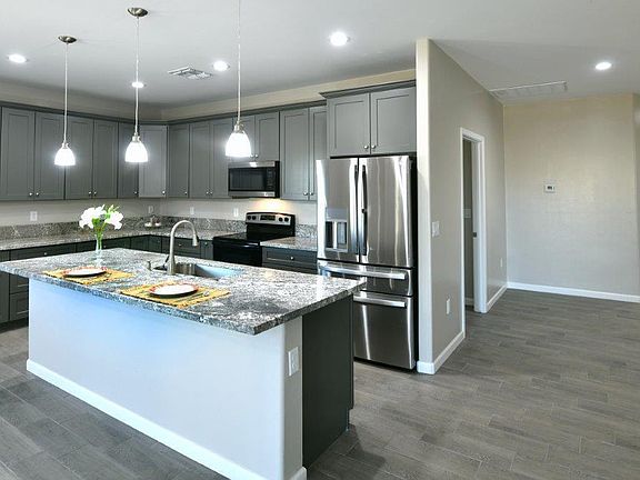 2nd image of 1091 N Vail View Rd