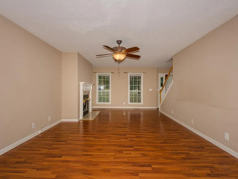 436 Dorchester Pl — Photo 3