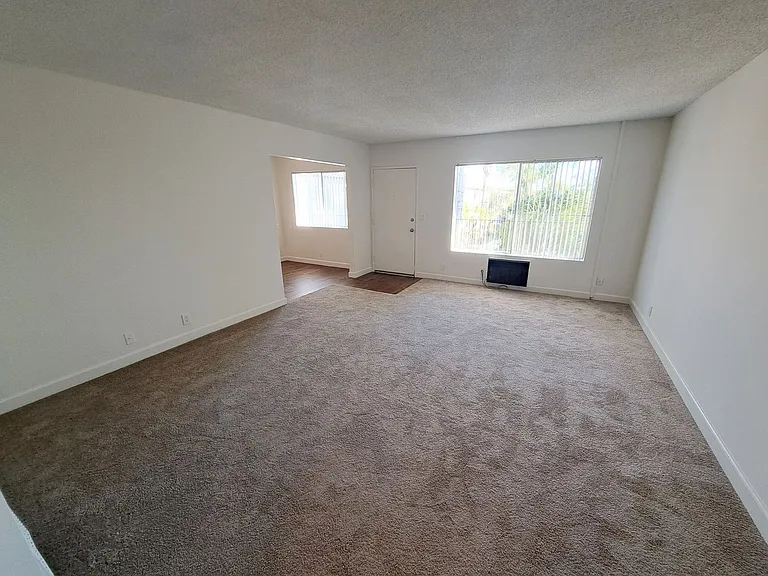 10500 Westminster Ave — Photo 31