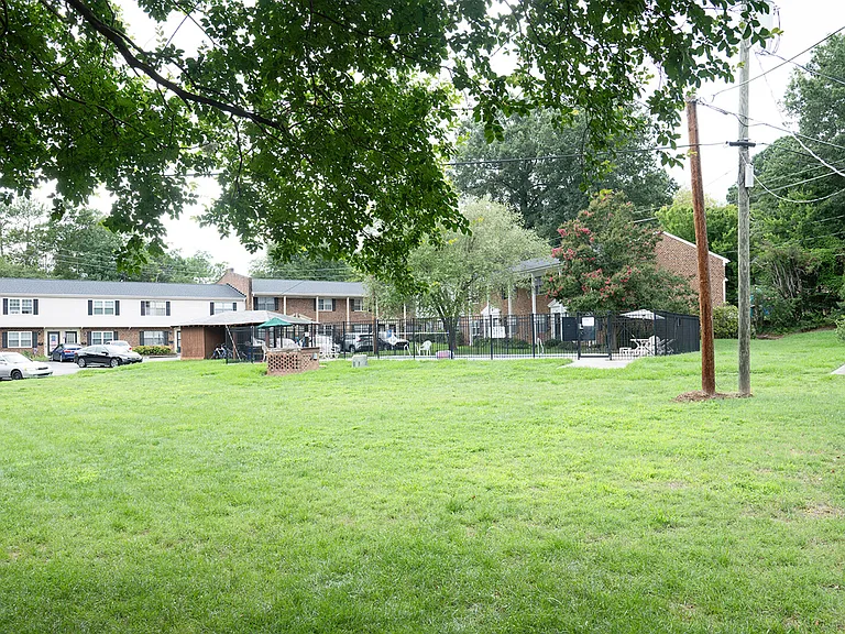 Willow Dr — Photo 13