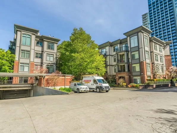 10499 University Dr #403, Surrey, BC V3T 0A4