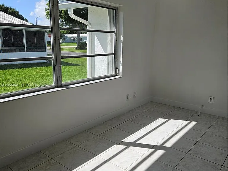 1400 NW 90th Way — Photo 7