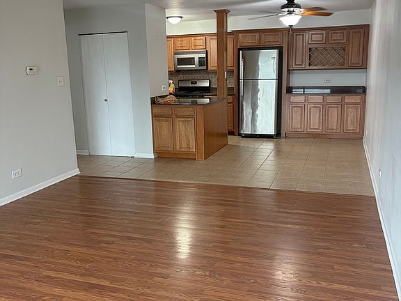2nd image of 9937 S Cicero Ave APT 402