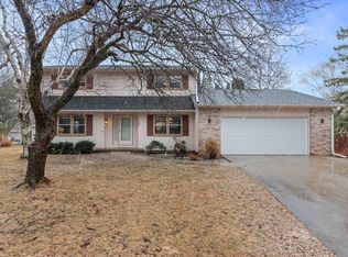 141 Lake Shore Ter, Beaver Dam, WI 53916