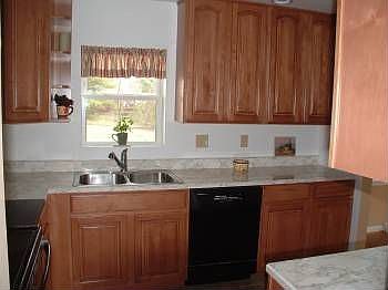 4th image of 5796 Meadowview Dr