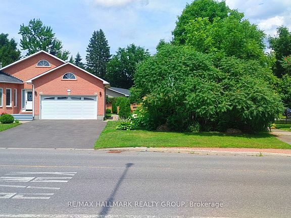 2nd image of 1206 Matheson Rd