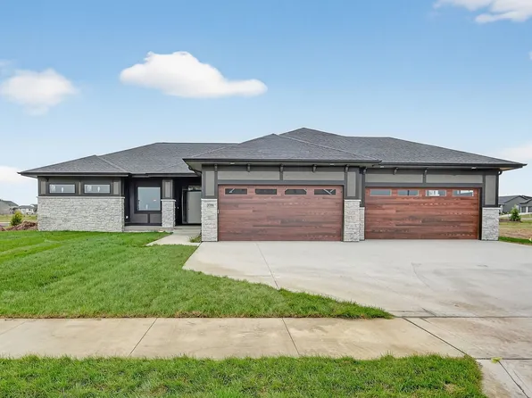 3794 NW 183rd St, Clive, IA 50325