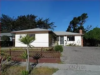 3041 Vaughn Ave photo 1