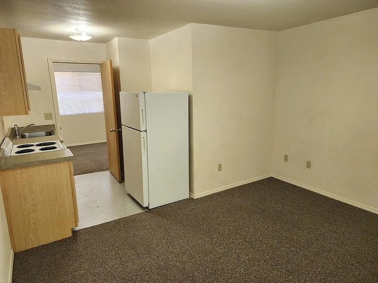 109 S Garden Way — Photo 1