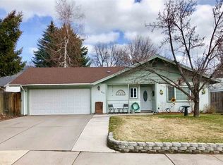 620 Carmen Dr, Mount Shasta, CA 96067