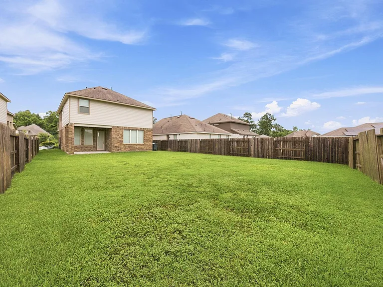 4926 Chester Lake Ln — Photo 29