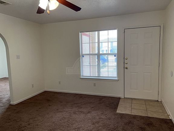 3rd image of 1407 Dugger Cir #B
