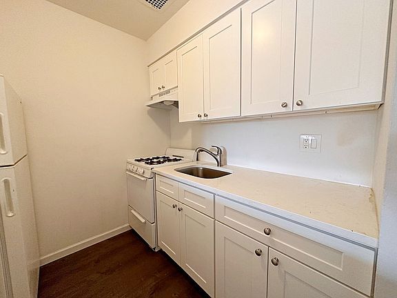 5th image of 85-82 Eliot Ave #3B