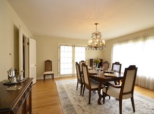 9904 Carmelita Dr, Rockville, MD 20854