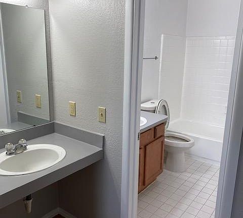 4th image of 24608 Primrose Ln