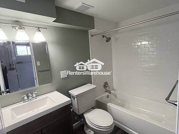 4th image of 9812 Balboa Dr