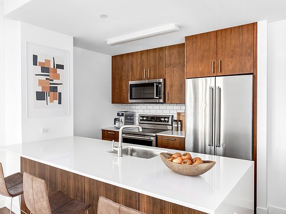 3rd image of 120 Nassau St APT 11B