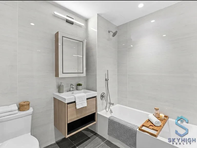 3 Clarkson Ave #7E — Photo 6