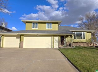 4138 Sherwood Ter, Sioux City, IA 51106