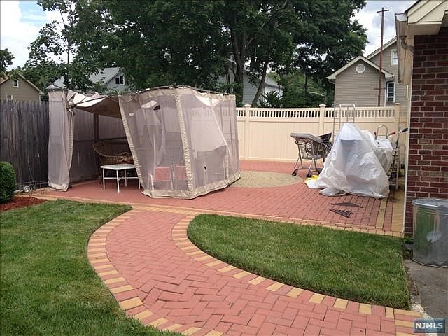 2nd image of 579 Linden Ave