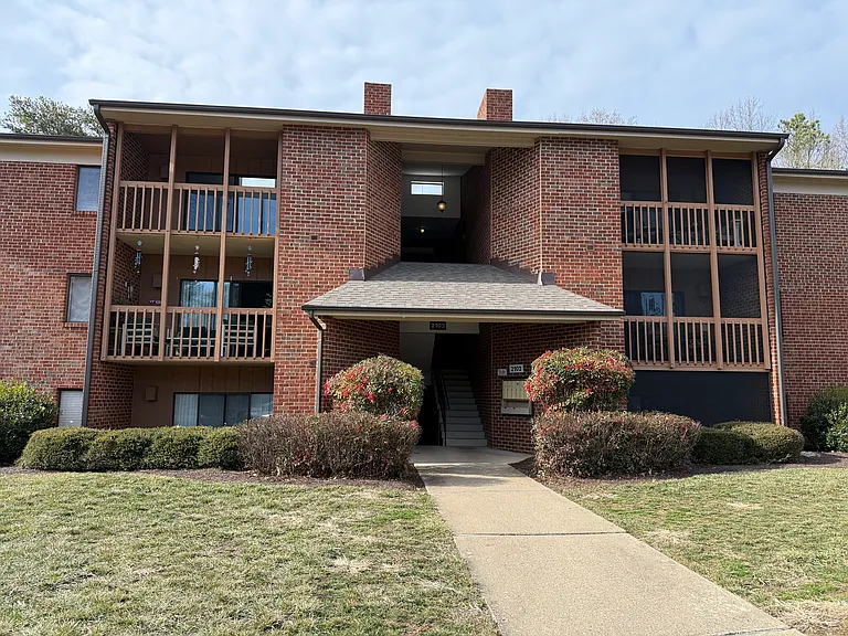 2102 Turtle Run Dr #9 — Photo 1