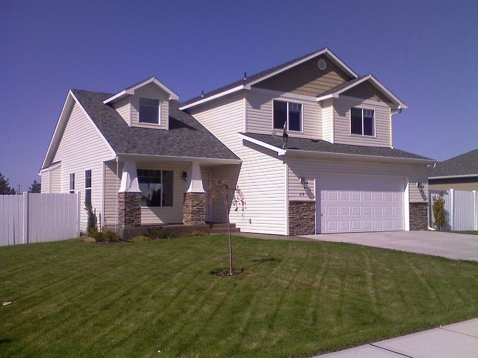 1st image of 819 Kelsea St