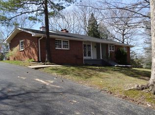 100 Lakeview Dr, Ashland City, TN 37015
