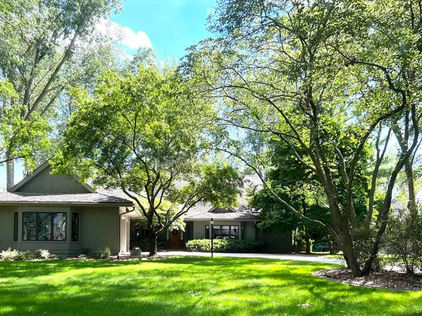 300 W Sawgrass Trl, Dakota Dunes, SD 57049