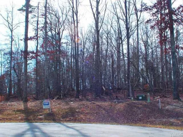 6104 Treyburn Point Dr, Durham, NC 27712