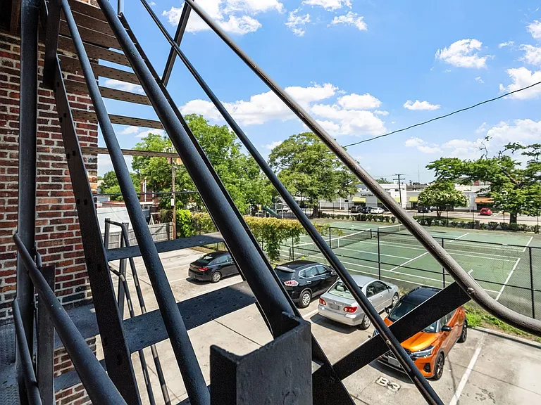 742 Washington Park #B4 — Photo 29