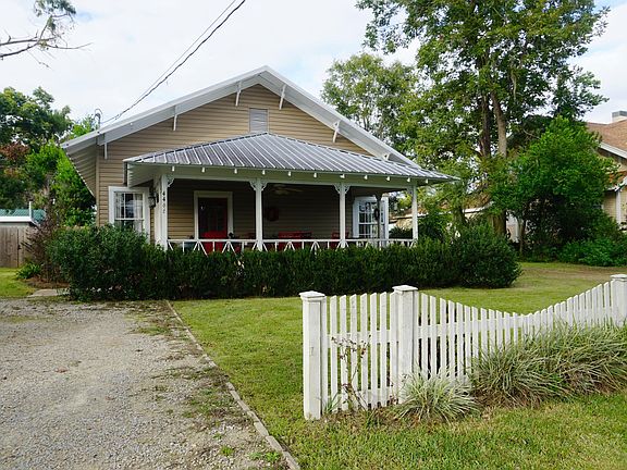 2nd image of 4466 Putnam St