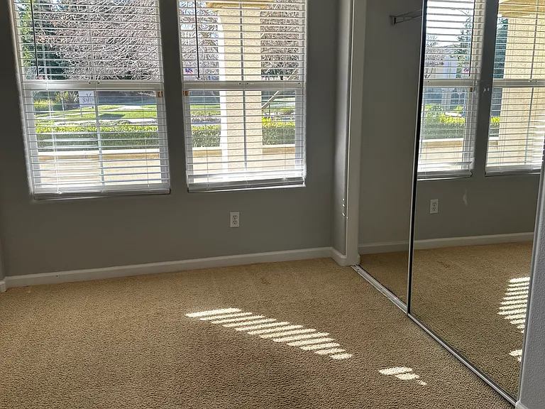 1027 Santa Rosa Ct — Photo 12