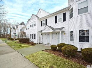 50 Country View Ln, Middle Island, NY 11953