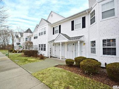 50 Country View Ln, Middle Island, NY, 11953