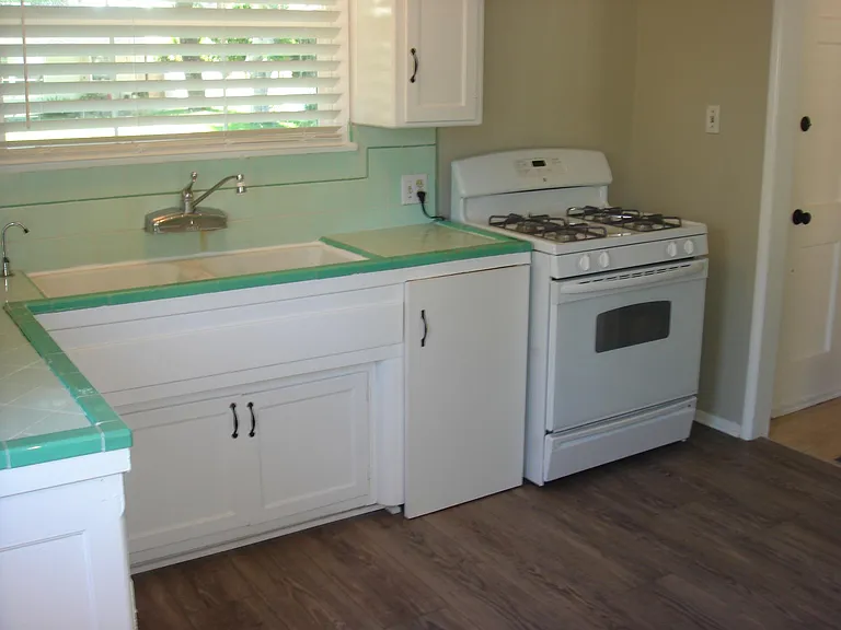 598 N Quince Ave — Photo 6