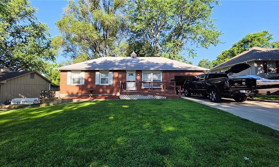 1st image of 4216 S Cottage Ave