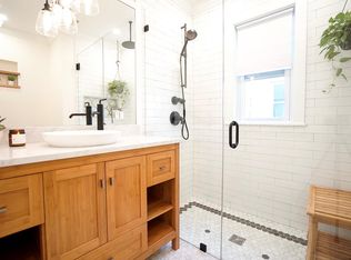 271 Alewife Brook Pkwy #1, Somerville, MA 02144