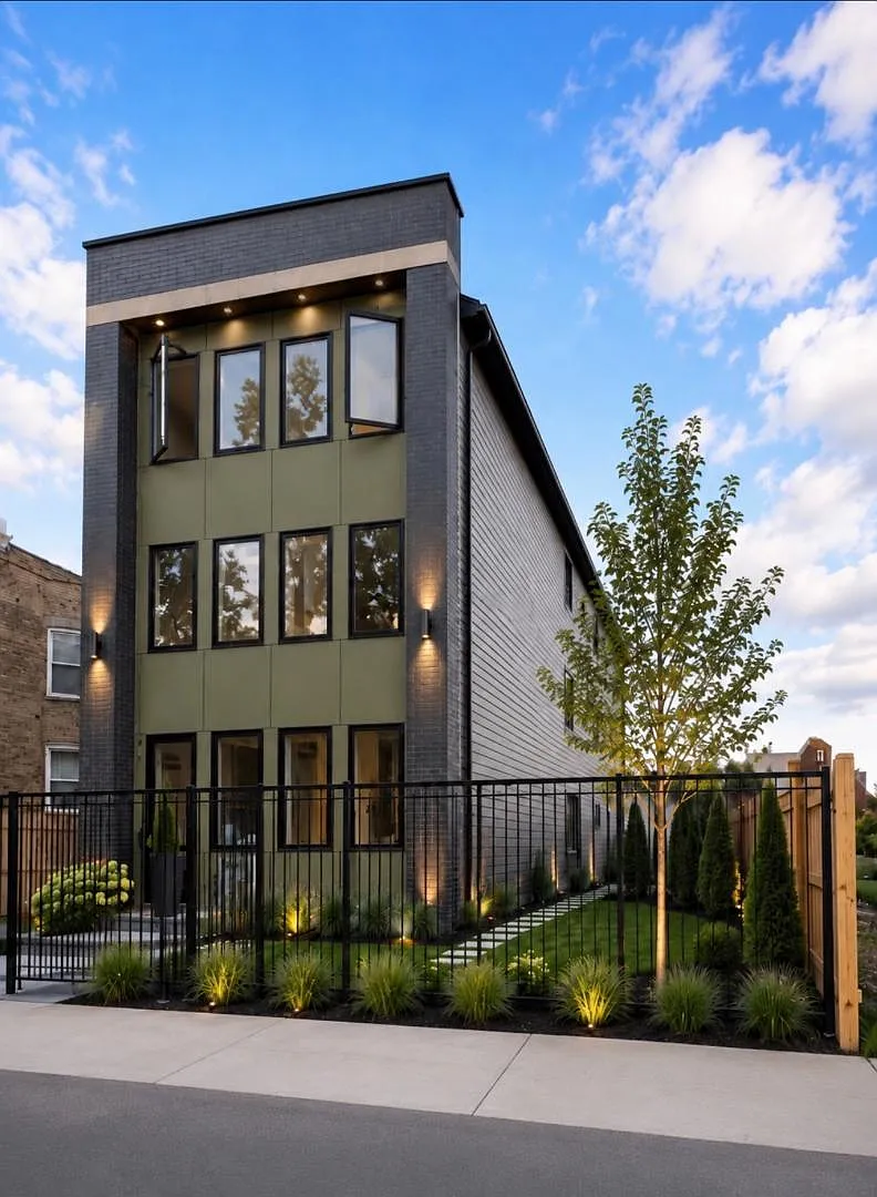 3316 W Adams St - UNIT 2 — Photo 1