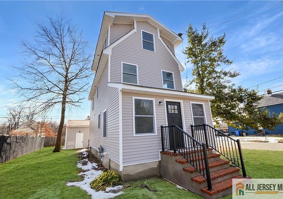 1st image of 24 John St