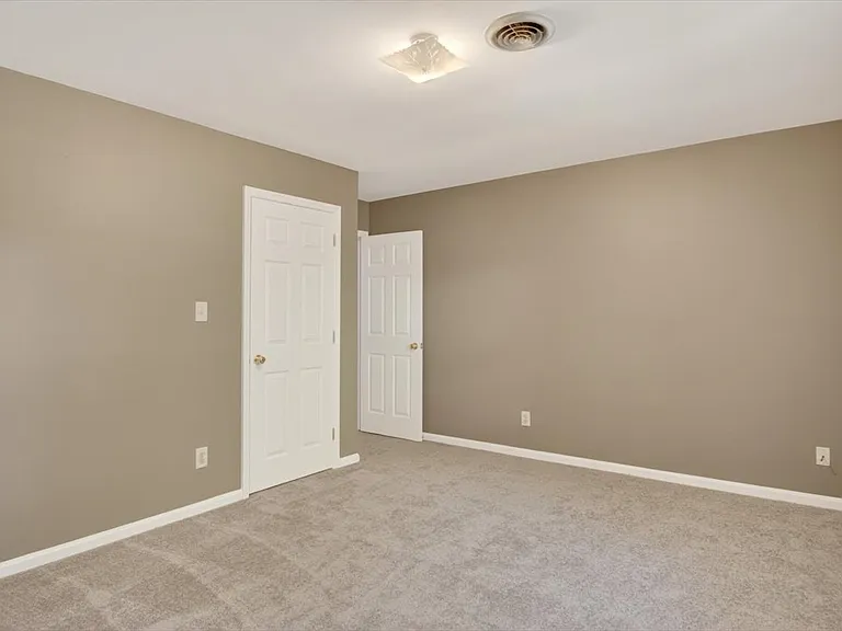 1630 Oxford Rd #F — Photo 18