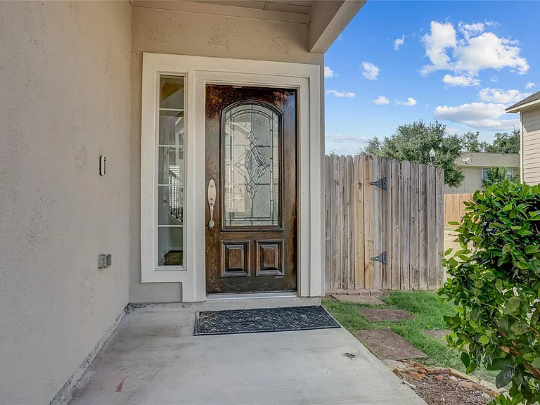 10046 Hillside Bayou Dr — Photo 3