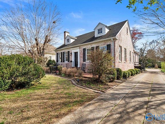 2nd image of 412 College Ave