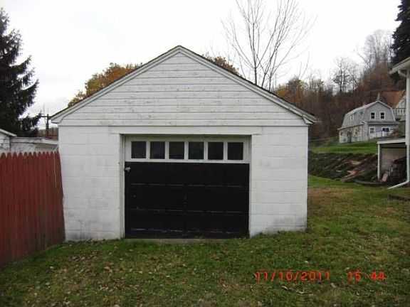 Detached 1C garage
