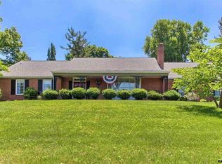 898 Clubhouse Rd, York, PA 17403