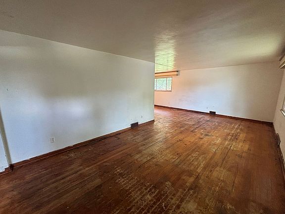 5th image of 251 Selvin Dr
