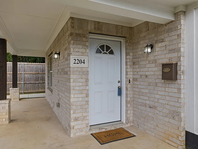2204 Ash Crescent St #2204 — Photo 3