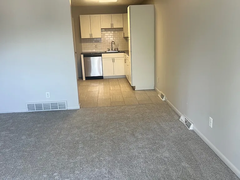 5333 Curtis Ave — Photo 4