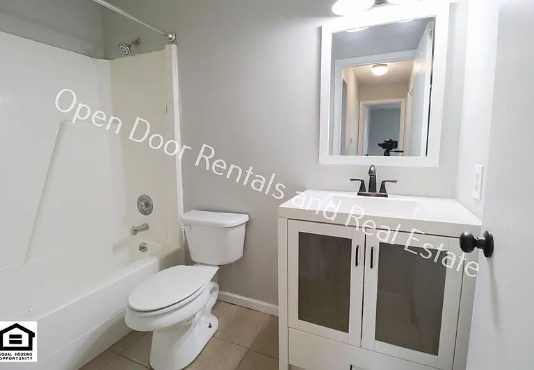 4935 Vermont Ln — Photo 7
