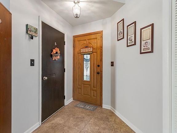 3rd image of 2017 Pennsbury Ln