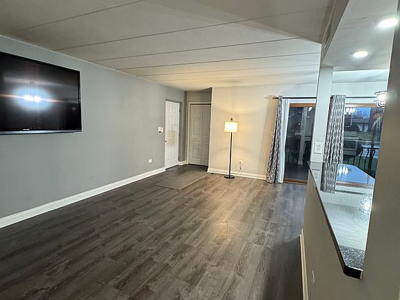 4th image of 16749 Paxton Ave